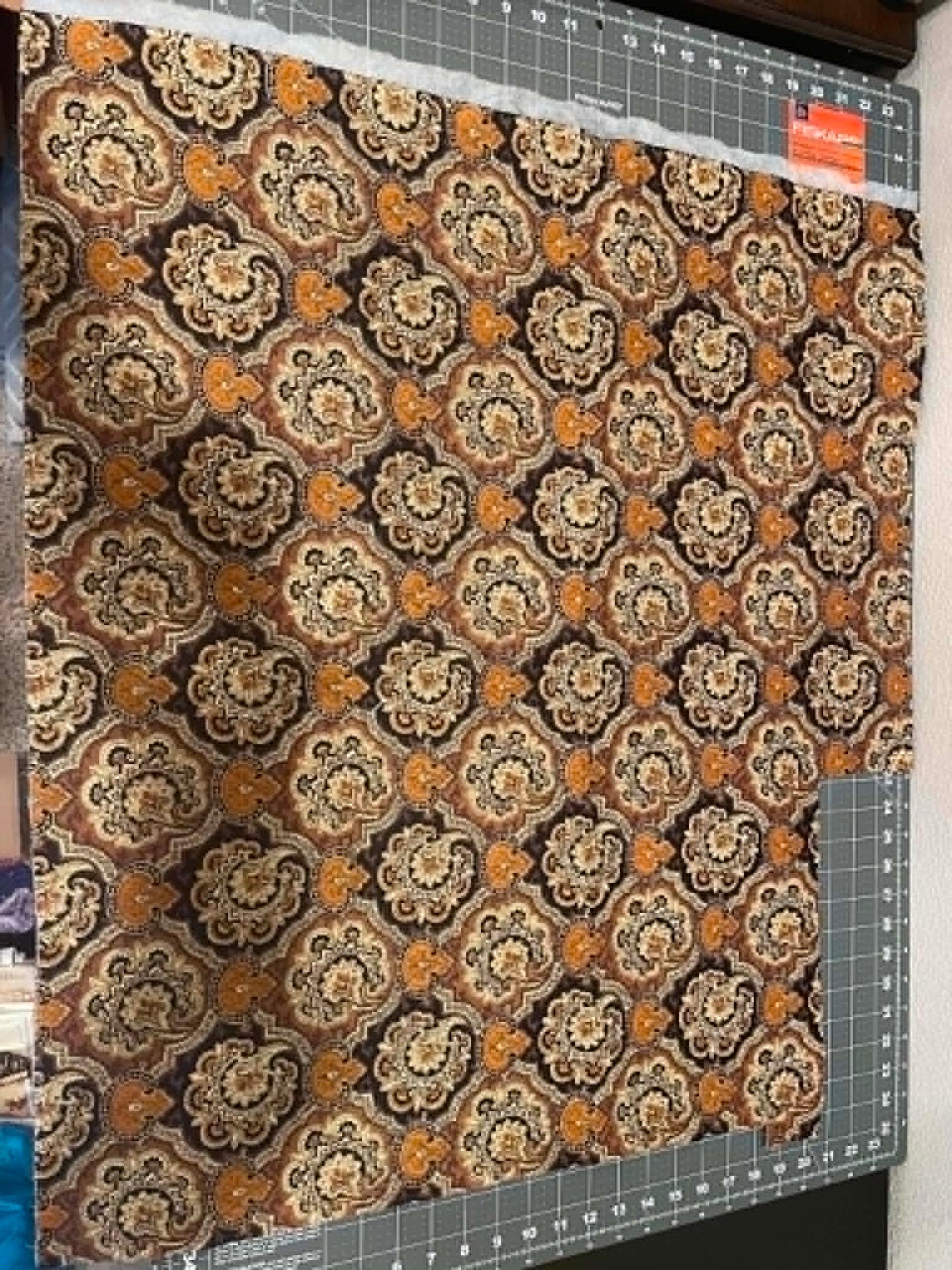 REMNANT. Double faced, pre-quilted cotton.